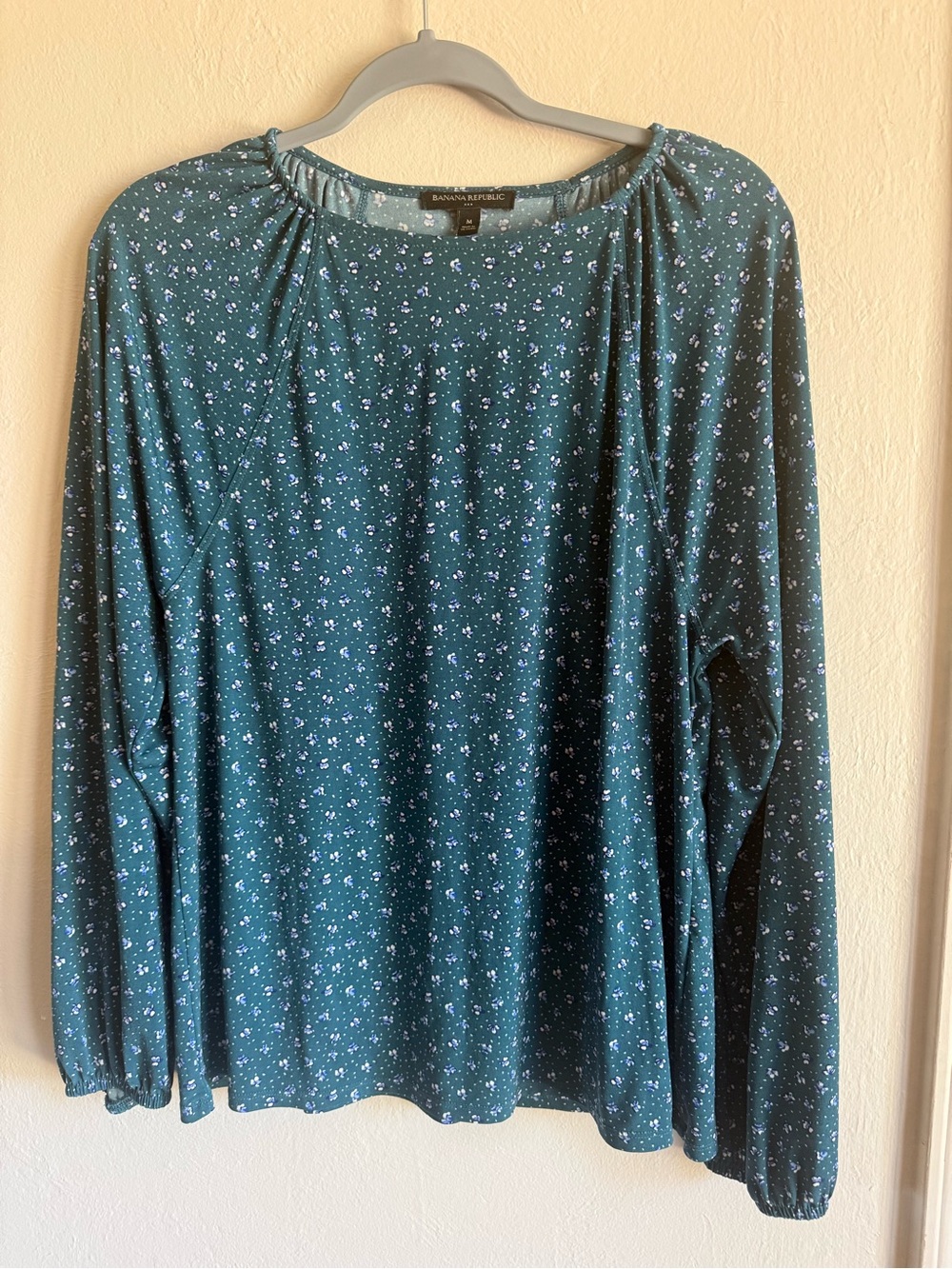 Banana Republic Teal Ditsy Floral Blouse M Long Sleeve Gathered Neck